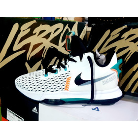 Zapatos Nike Lebron Blacos Aaa