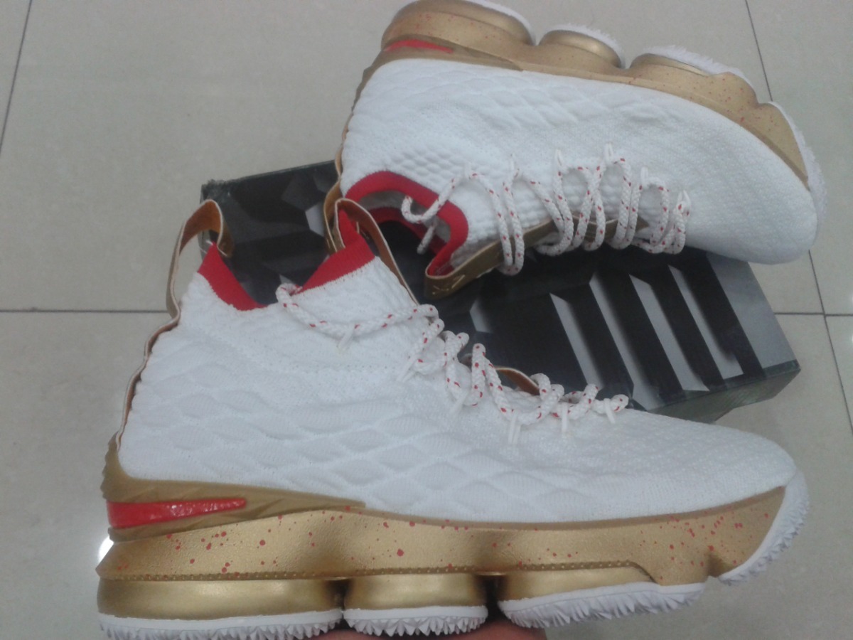 imagenes de zapatos lebron james 15