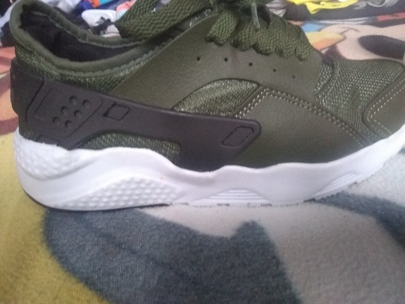 nike color verde militar